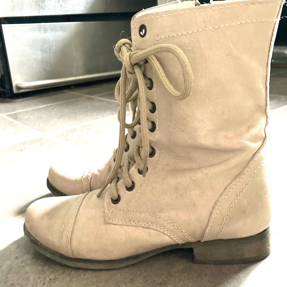 Steve Madden Troopa ivory / natural leather combat boot